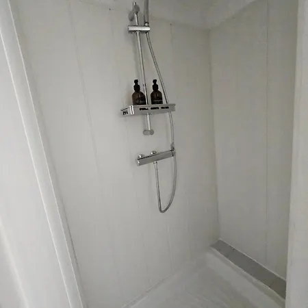 - - 6personnes - Renove - Moderne - En Bord De Avec Clim شقة